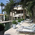 Pastis St Tropez 2*