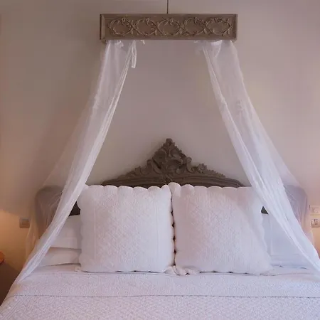 Hotel Pastis St Tropez 2*