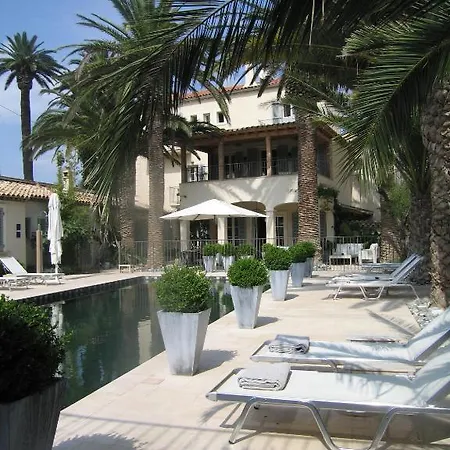 Pastis St Tropez 2*