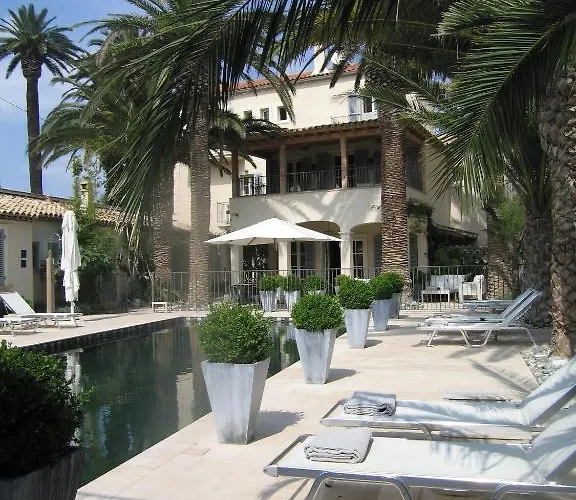 Pastis St Tropez 2*
